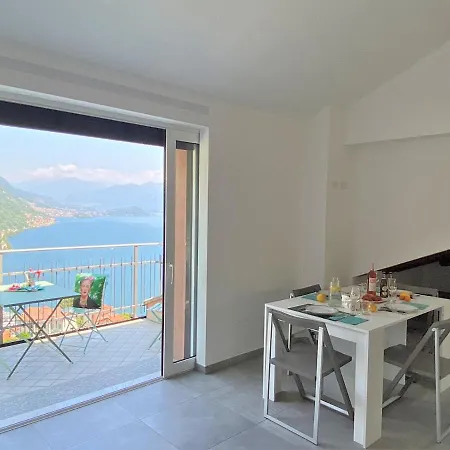 דירה La Rondinella - Loft With Fantastic View On Lake Como ארגגנו